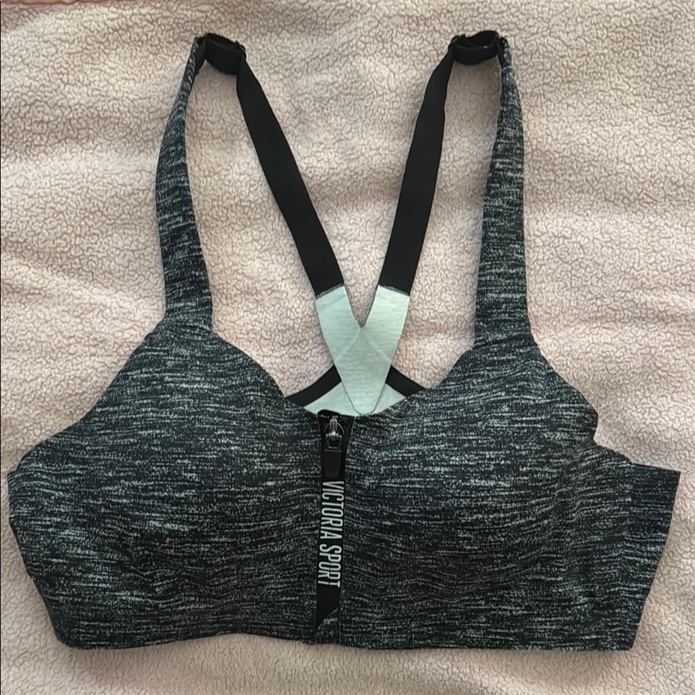 VS Victoria Sport Gray Marled/Black Incredible Knockout Women's Sports Bra